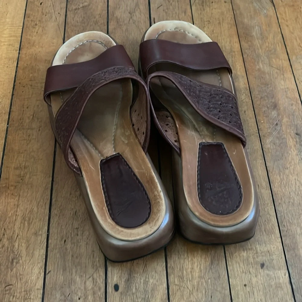 Dansko Lydia platform brown sandals